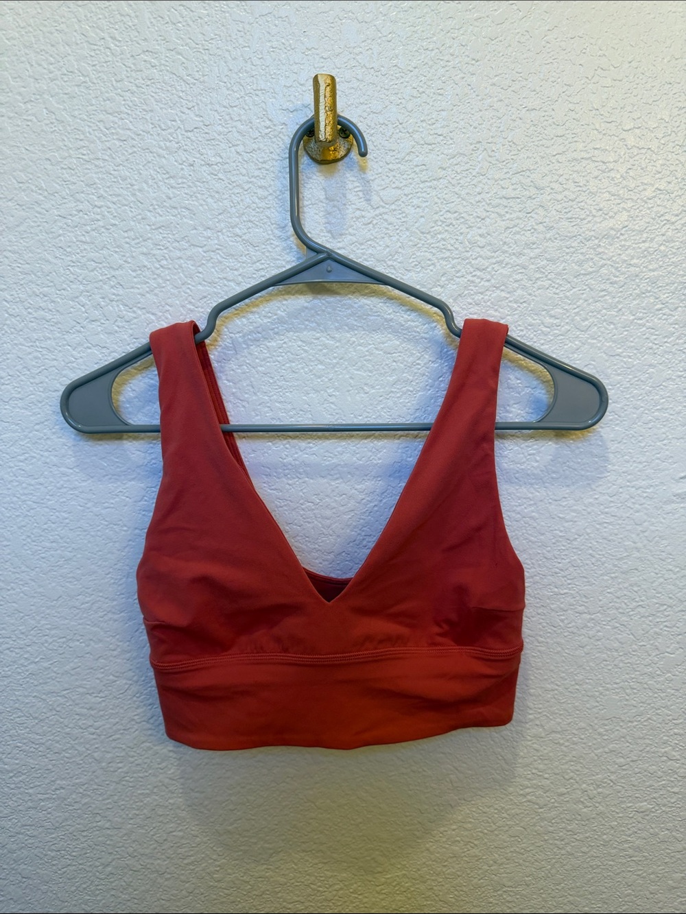 Lululemon hot pink sports bra size 6